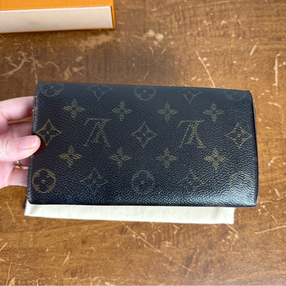 Louis Vuitton Monogram Coated Canvas
Wallet - Picture 8 of 13